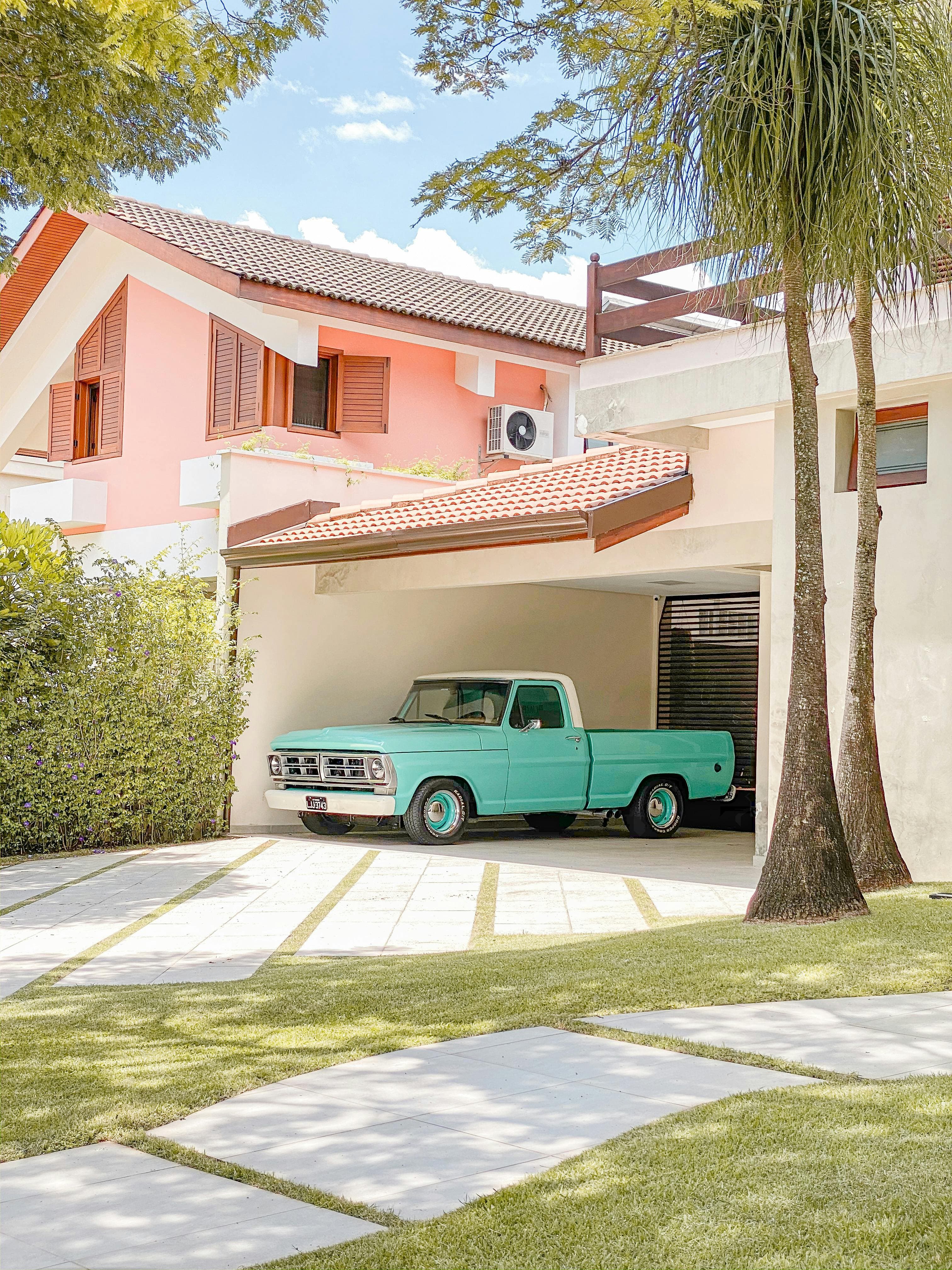 Fast, reliable, on-demand transportation and delivery solutions for all needs.